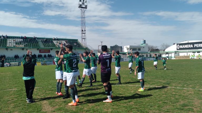 Yatecuento Fútbol Federal A Ferro De Pico No Pudo Con Huracán Las Heras Y Quedó Lejos De 